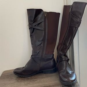 Women’a brown Knee High Boots, Avenue.